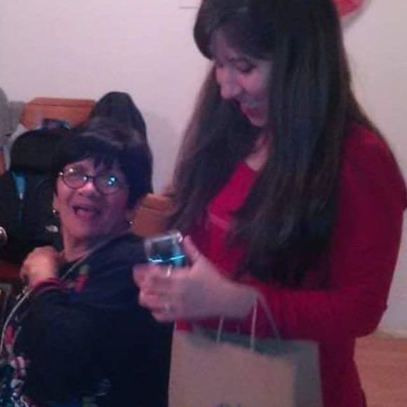 Meet your Posher, Ashley - Picture 1 of 2